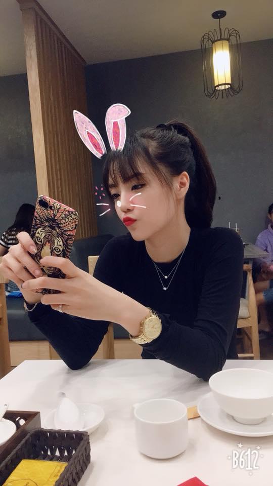 Hot girl - hot boy Việt: BB Trần tung bộ ảnh Phía sau một cô gái chất hơn nước cất-9