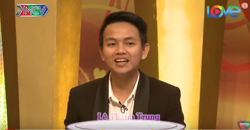 Yêu 6 năm, cưới vẫn không được động phòng lại còn bị vợ tố hôi chân và hay thả bom-1