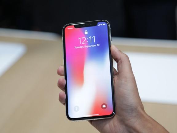 Apple đang cắt giảm sản lượng iPhone X-1