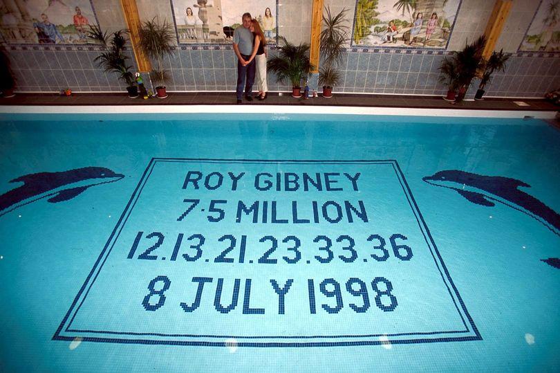 Ngắm biệt thự xa hoa của tỷ phú Anh bất ngờ giàu ú ụ vì trúng số độc đắc-2