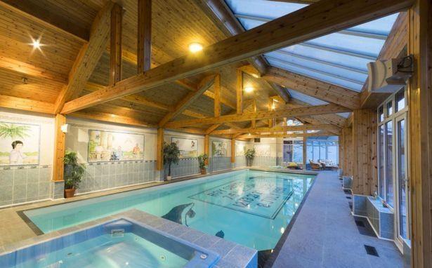 Ngắm biệt thự xa hoa của tỷ phú Anh bất ngờ giàu ú ụ vì trúng số độc đắc-4