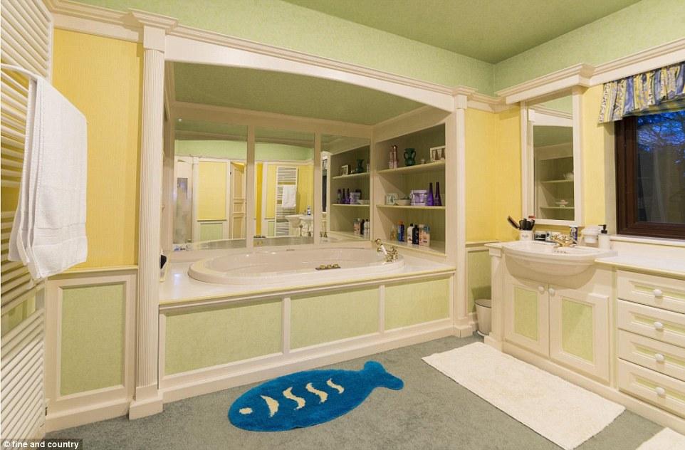 Ngắm biệt thự xa hoa của tỷ phú Anh bất ngờ giàu ú ụ vì trúng số độc đắc-11