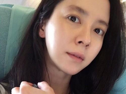 Đẳng cấp nhan sắc U40 của 'mợ ngố' Song Ji Hyo: Mỹ nhân mặt mộc lên truyền hình nhiều nhất showbiz Hàn