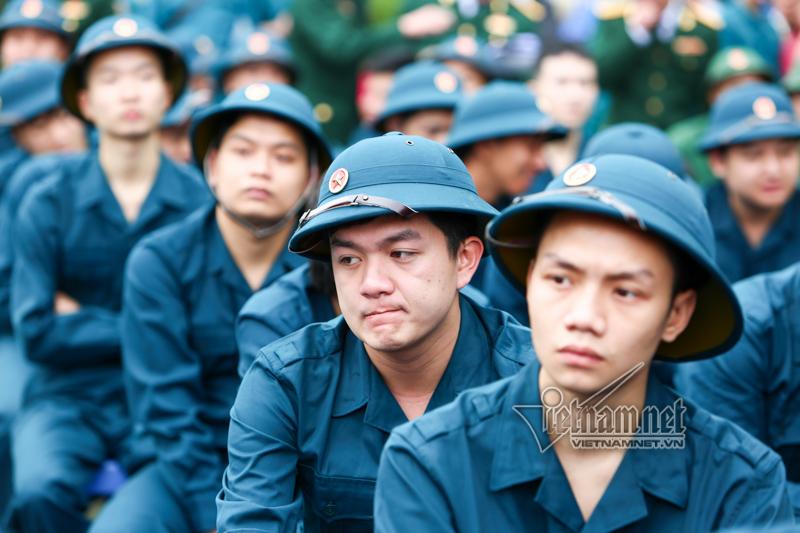 Phút bịn rịn tiễn tân binh Hà Nội lên đường nhập ngũ-2