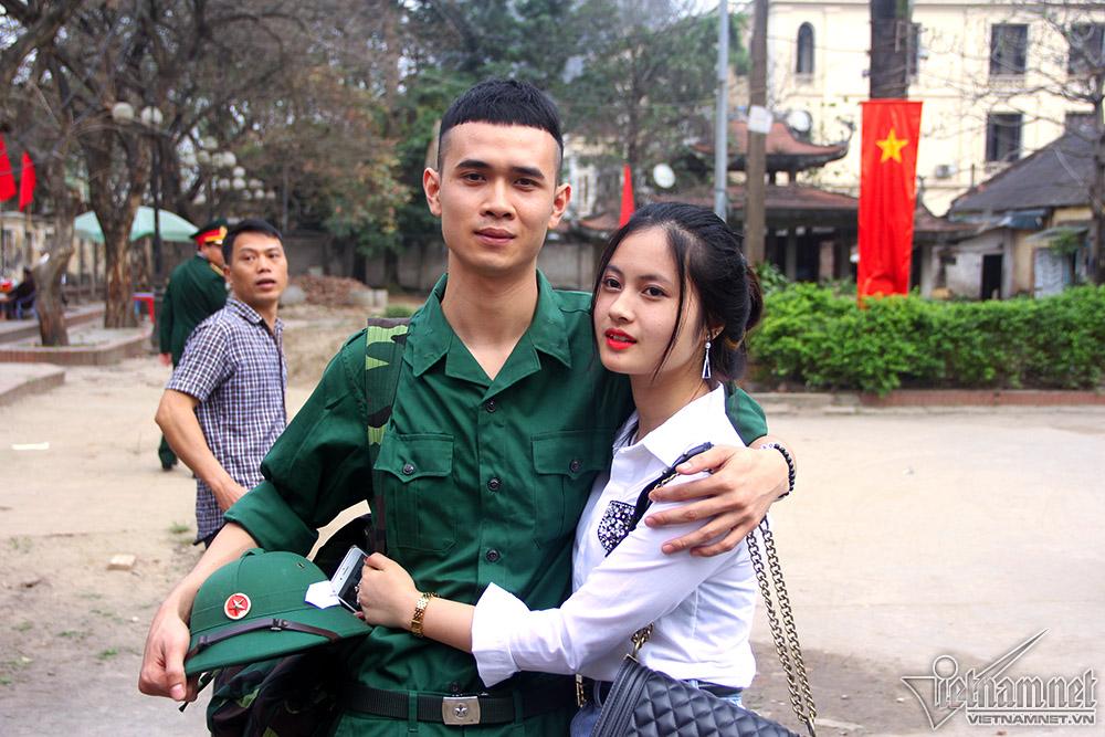 Phút bịn rịn tiễn tân binh Hà Nội lên đường nhập ngũ-13