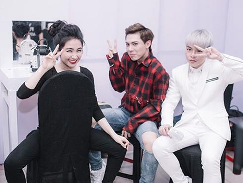 CHẾT CƯỜI: Được Hòa Minzy bày cách tỏ tình 'độc lạ' với Đức Phúc, Erik cười như được mùa