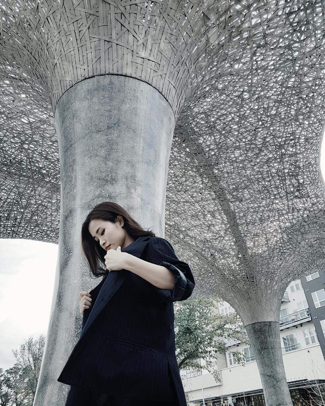 Tin sao Việt: Hoàng Thùy tuyên bố thích mặc ren đỏ sau một câu chuyện chia tay ồn ào trên mạng-4