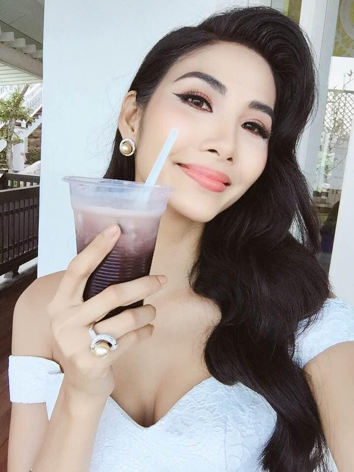 QUÁ HÀI: Hoàng Thùy giờ đây đã tự tin ăn chè đậu đen không bị dính răng-2