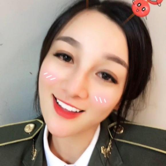 Hot girl - hot boy Việt: Chân dung vợ sắp cưới xinh đẹp của Hữu Công-2