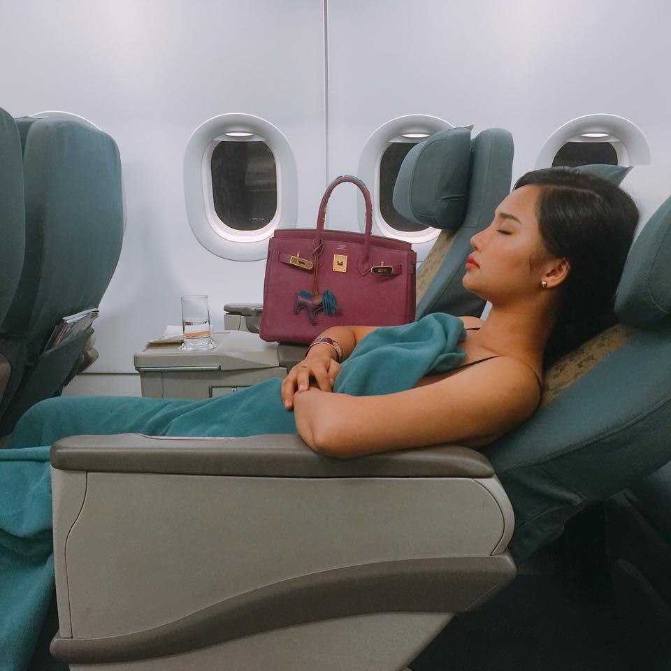 Ngắm bộ sưu tập hàng hiệu tiền tỷ của cặp bạn thân trái dấu Miu Lê - Duy Khánh-12