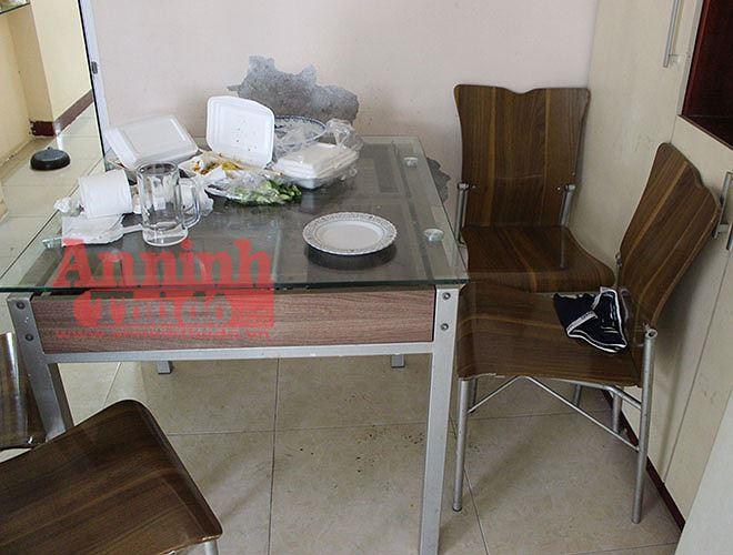 Hiện trường vụ án cô gái tử vong do bị ca sĩ Châu Việt Cường nhét tỏi vào miệng-8