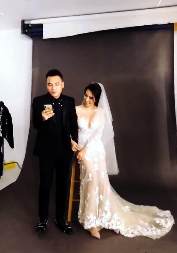 Khắc Việt hát chiều lòng vợ DJ xinh đẹp trong lúc chụp ảnh cưới-1