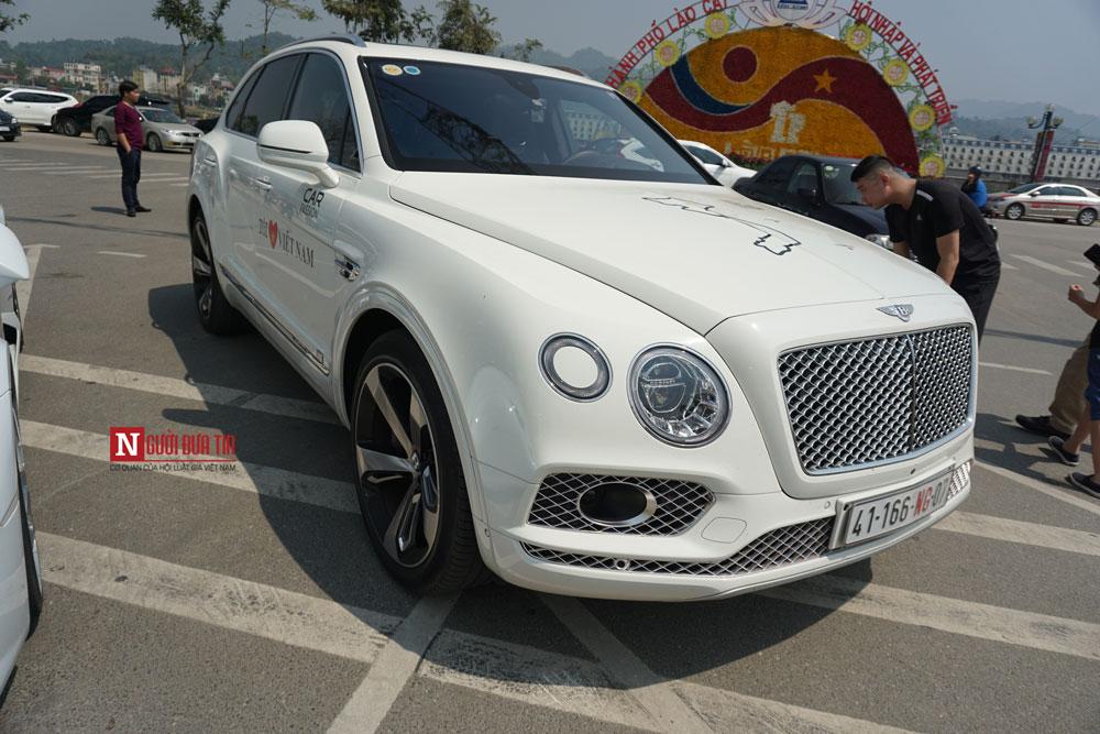 Siêu xe triệu đô của đại gia Việt gây bão phố núi Lào Cai-5