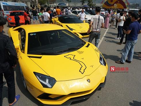 Siêu xe triệu đô của đại gia Việt 'gây bão' phố núi Lào Cai