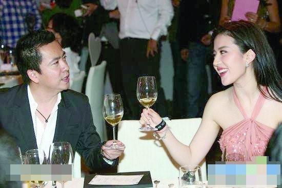 Hoa đán hầu rượu đại gia: Vết nhơ gột không sạch-6