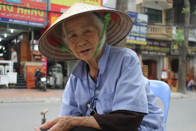 Chuyện kỳ lạ về những cụ bà cổ lai hy gây sốt ở Việt Nam-1