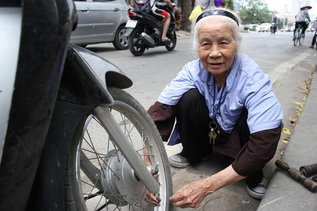 Chuyện kỳ lạ về những cụ bà cổ lai hy gây sốt ở Việt Nam-2