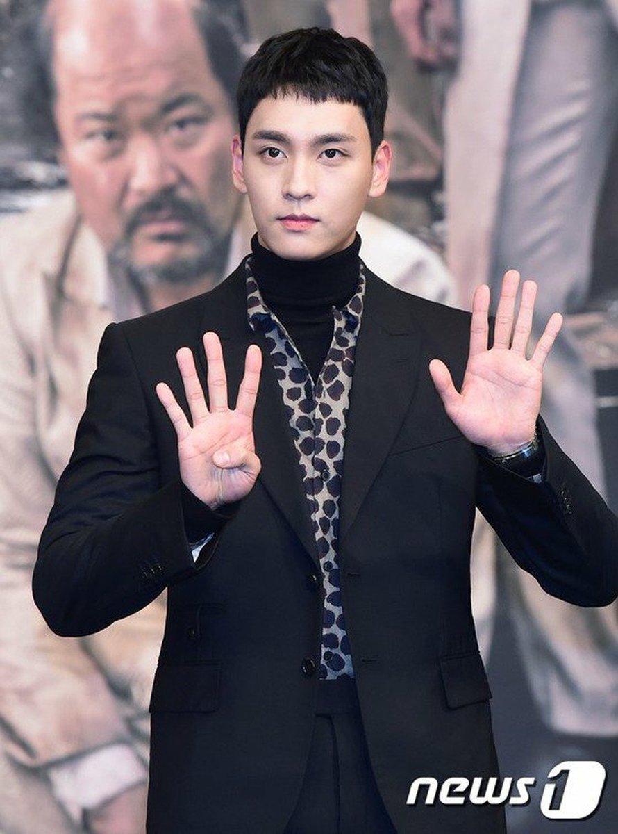 Choi Tae Joon từng có một người vợ trước Park Shin Hye-1