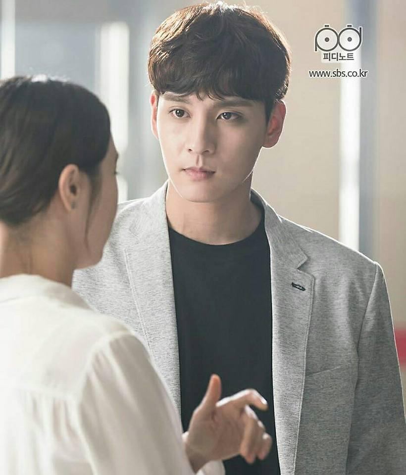 Mỹ nam Choi Tae Joon: Người vượt mặt Lee Jong Suk lẫn Lee Min Ho để được nắm tay Park Shin Hye-6