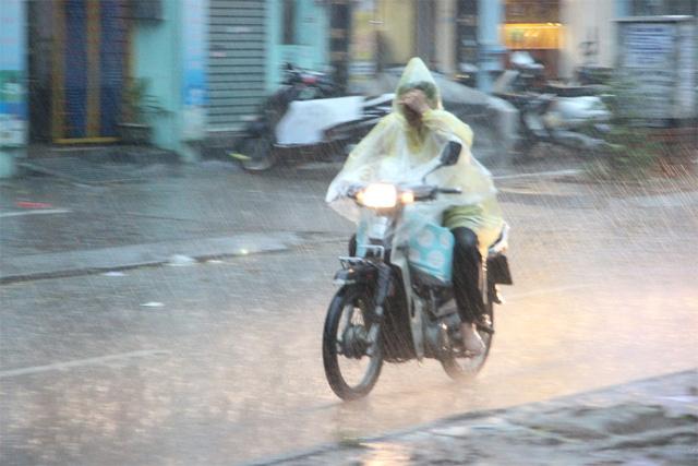 Ảnh hưởng không khí lạnh, tối nay Hà Nội mưa giông-1