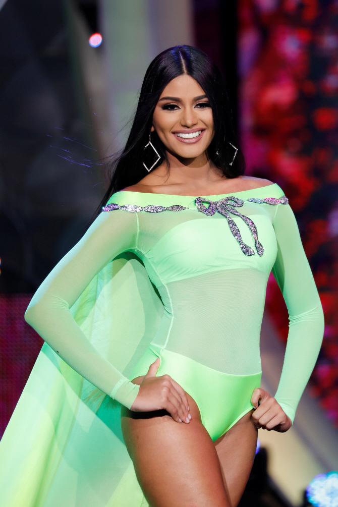 HHen Niê giật mình khi đụng độ 3 mỹ nhân nặng ký nhất Hoa hậu Hoàn vũ 2018-5