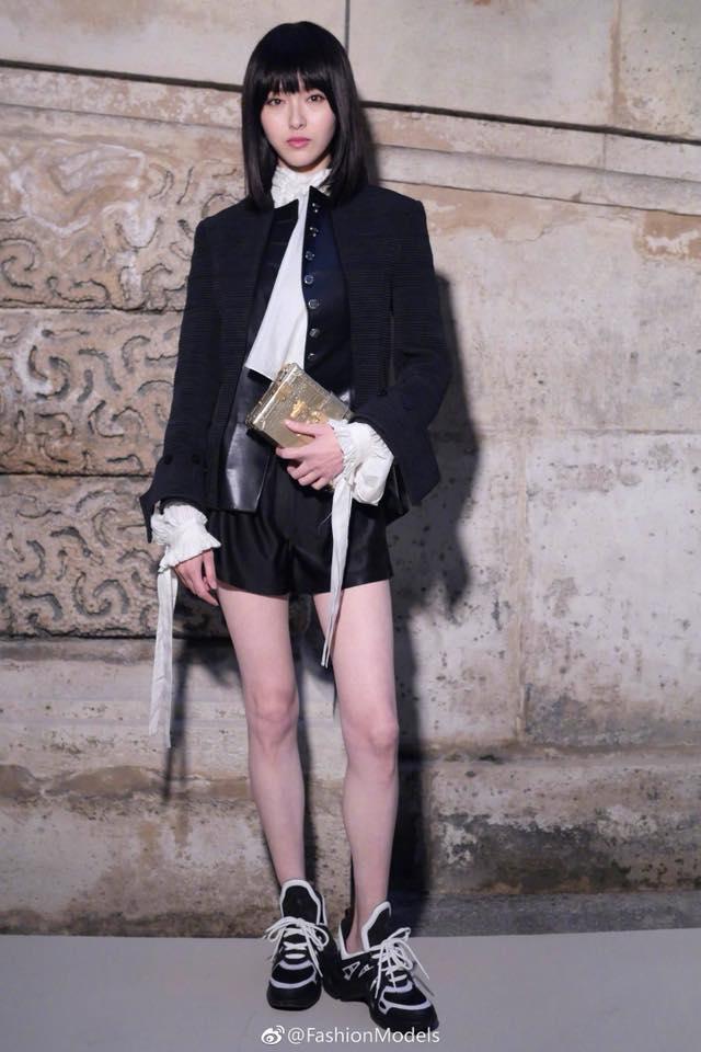 Đường Yên bị chê quá gầy, mặt ngày càng cứng đờ như tượng-8