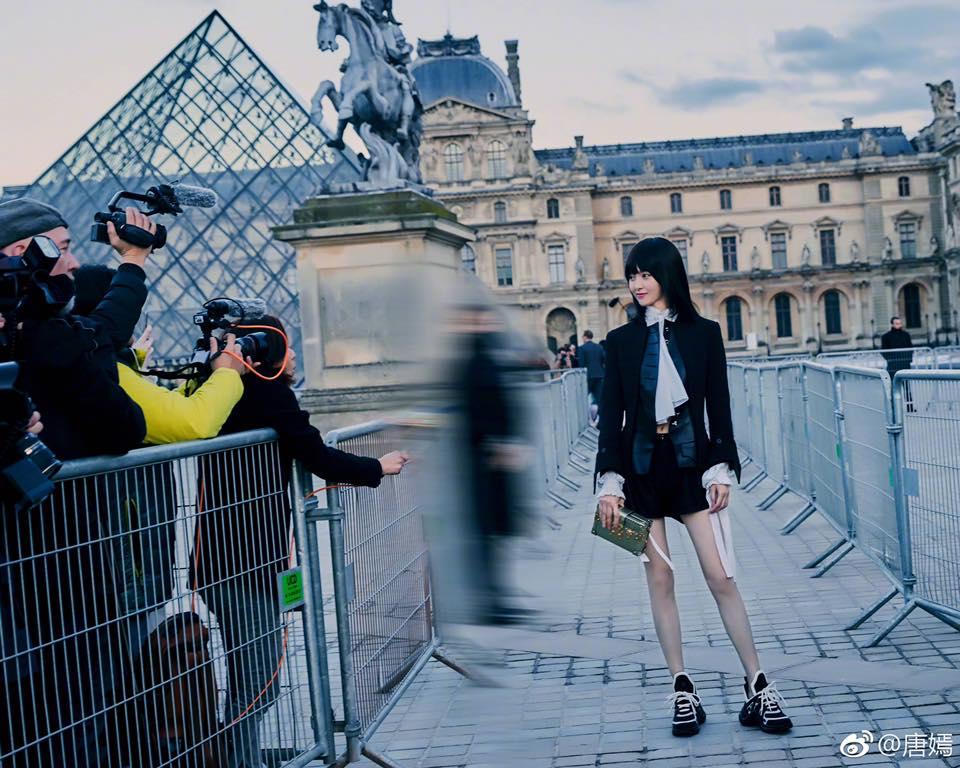 Đường Yên bị chê quá gầy, mặt ngày càng cứng đờ như tượng-6