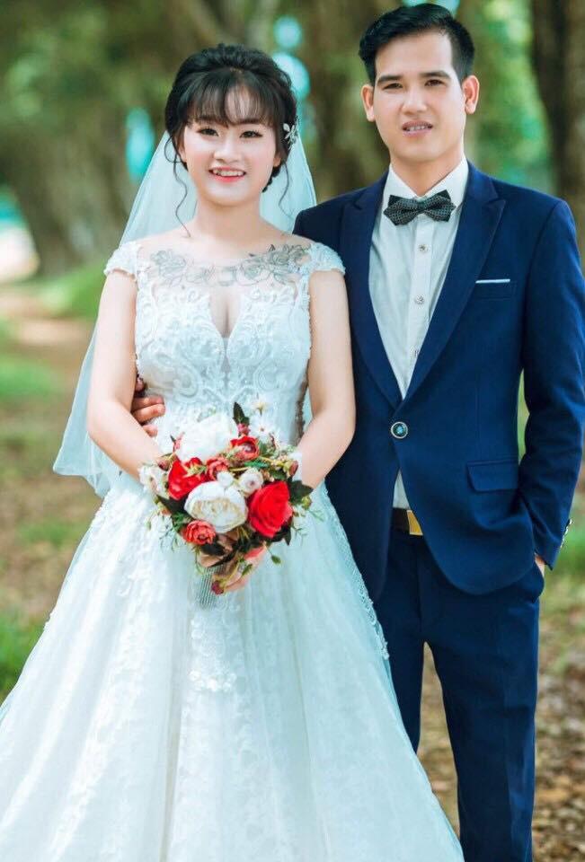 Chuyện gây sốt của cô dâu 18 tuổi với anh chồng xăm trổ chênh 17 tuổi, nửa đêm vợ thích ăn gì cũng lùng mua bằng được-1