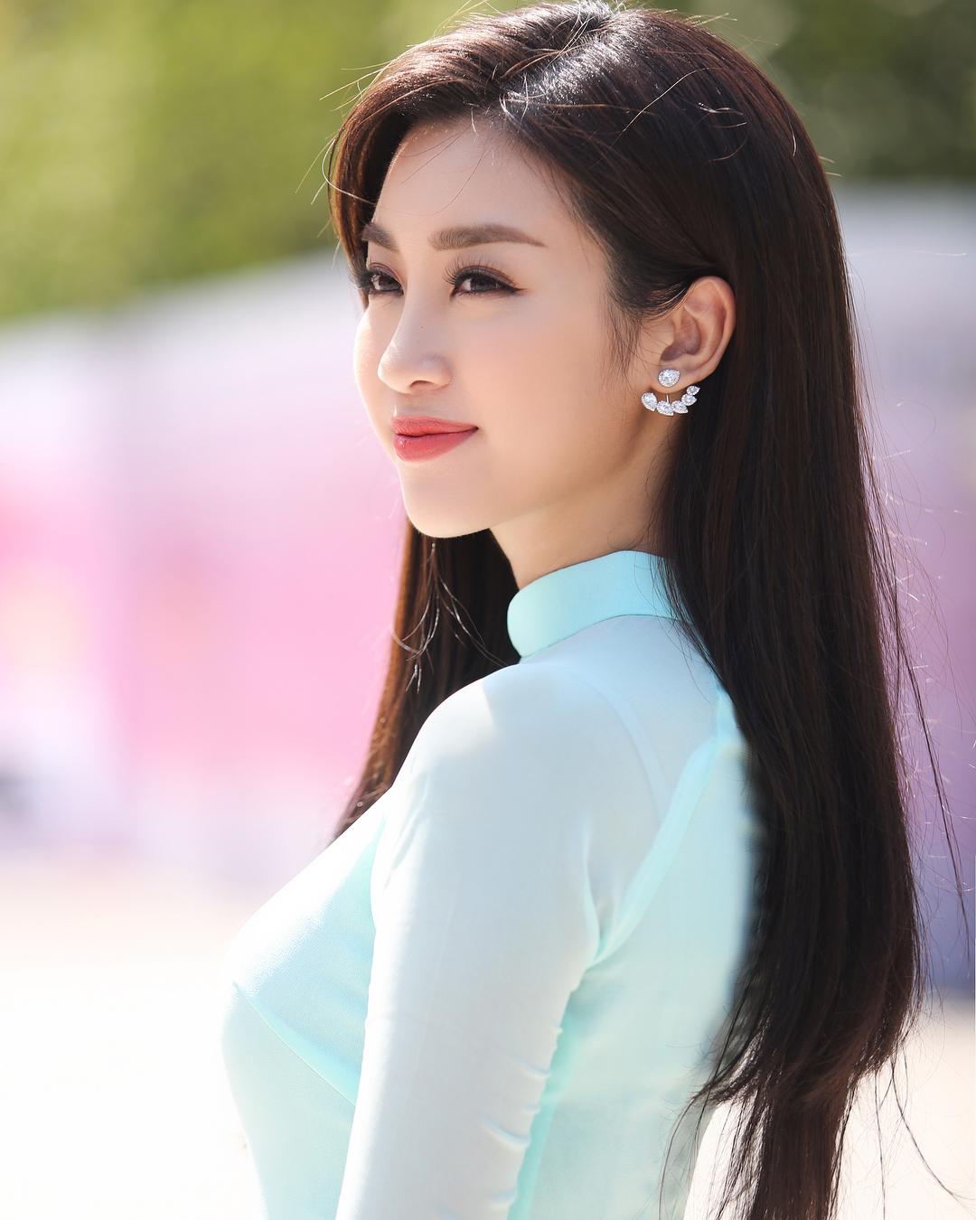 Tin sao Việt: Ninh Dương Lan Ngọc phô diễn hình thể với bikini để chứng minh không lép-10