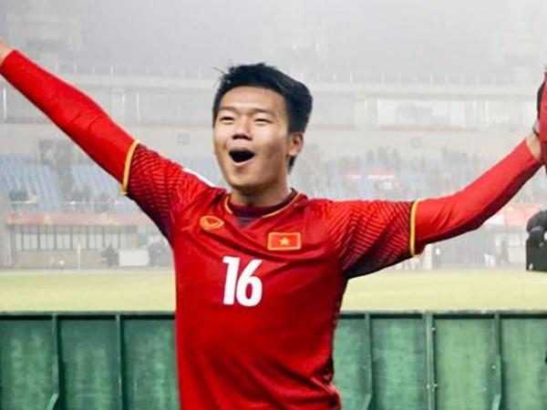 Mẹ của các cầu thủ U23 lặng người xúc động vì món quà 8/3 ý nghĩa của con trai-2