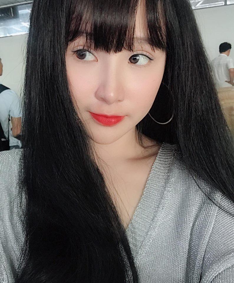 Hot girl - hot boy Việt: Bỏ con một mình xem điện thoại, ông xã vẫn được Thu Hương dành lời yêu thương-7