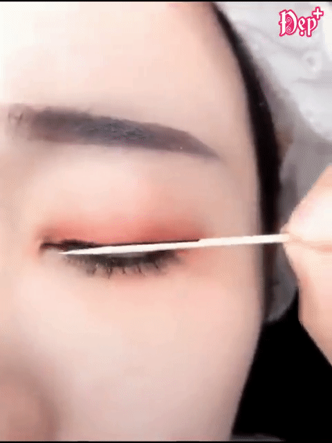 Clip: Mẹo trang điểm đỉnh của đỉnh cho nàng đẹp lung linh hẹn hò ngày 8/3-1