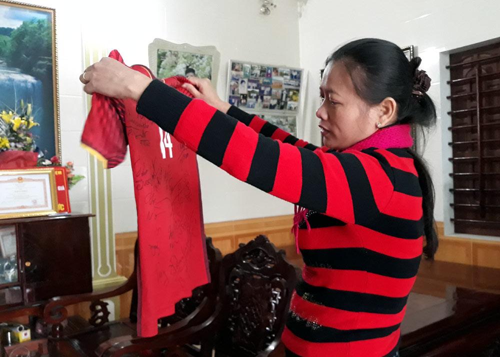 Món quà muộn ngày 8/3 của Văn Đức U23 khiến người mẹ xúc động-2