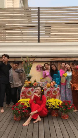 Hà Tăng khéo léo mặc đồ rộng, nép vào người bạn thân che bụng bầu lần 3?-12