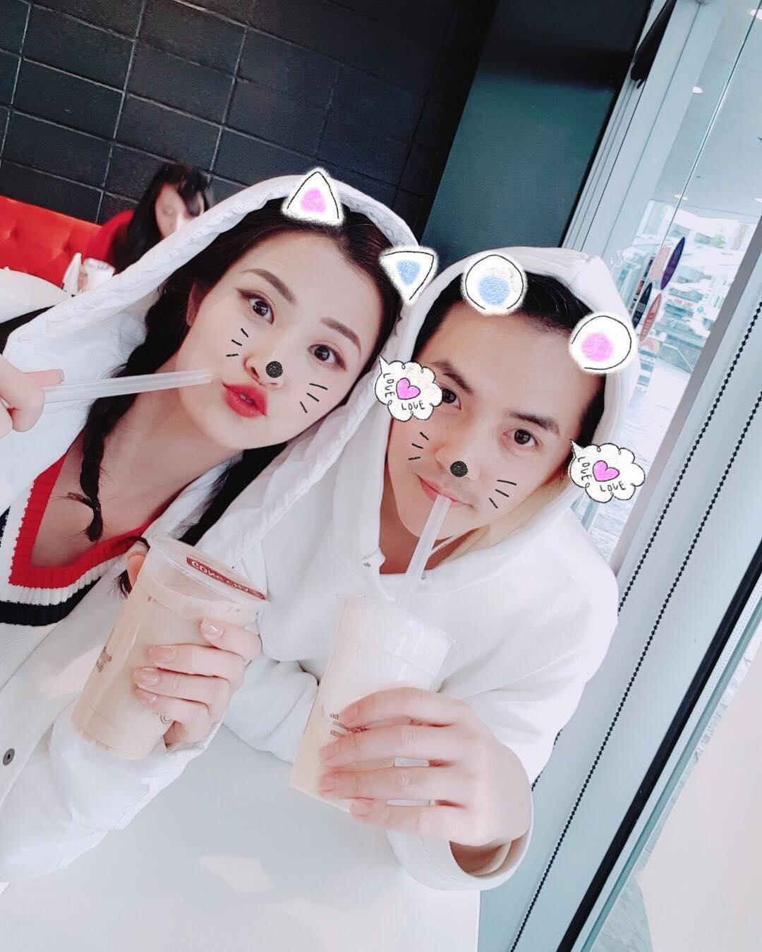 Tin sao Việt: Ngọc Trinh khoe quà 8/3 được người anh yêu nhất tặng-5