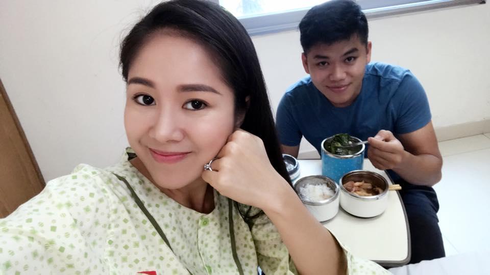 Tin sao Việt: Ngọc Trinh khoe quà 8/3 được người anh yêu nhất tặng-7