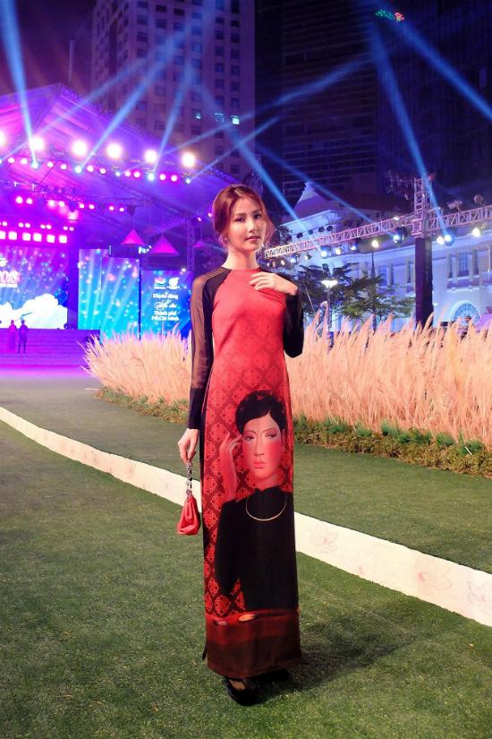 Cứ mỗi lần sánh đôi, Hồ Ngọc Hà - Kim Lý lại chiếm vị trí top sao mặc đẹp nhất tuần-2