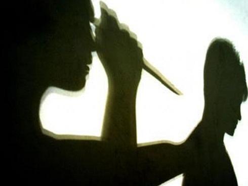 Lào Cai: Bà nội dùng dao đỡ đẻ, trẻ sơ sinh bị rách đầu vệt dài-2