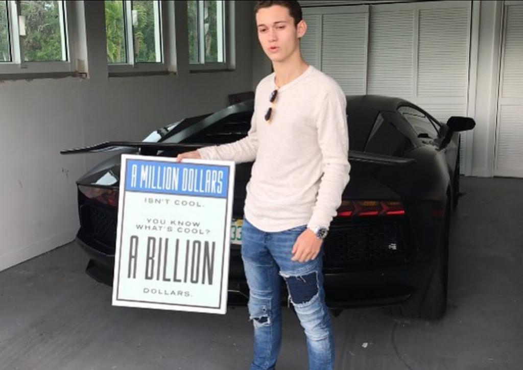 Cuộc sống xa hoa của các triệu phú tiền ảo-7