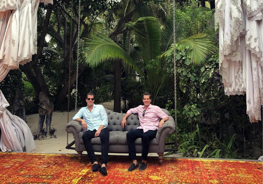 Cuộc sống xa hoa của các triệu phú tiền ảo-11