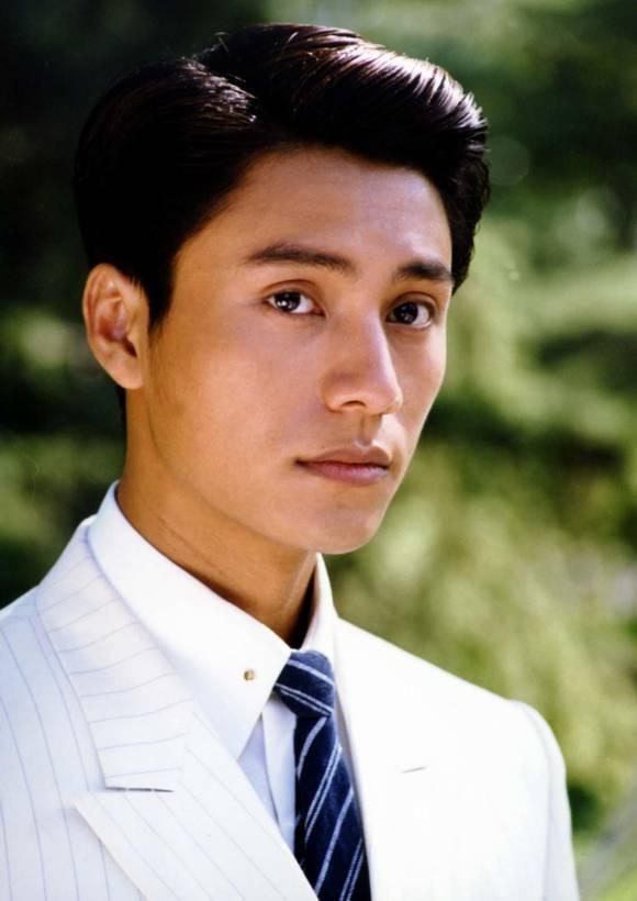 Ngoại hình tuổi 42 của mỹ nam Kim phấn thế gia Trần Khôn khiến nhiều fan hốt hoảng: Mặt bơ phờ, tóc dài như... bà thím-11