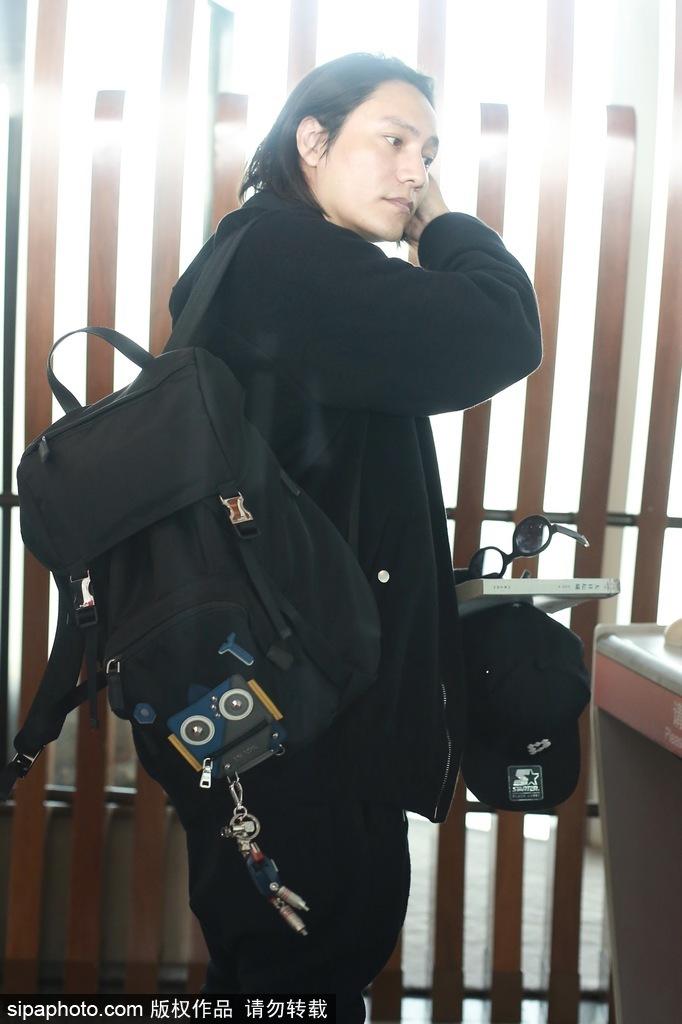 Ngoại hình tuổi 42 của mỹ nam Kim phấn thế gia Trần Khôn khiến nhiều fan hốt hoảng: Mặt bơ phờ, tóc dài như... bà thím-8