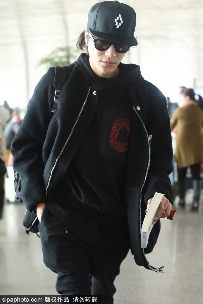 Ngoại hình tuổi 42 của mỹ nam Kim phấn thế gia Trần Khôn khiến nhiều fan hốt hoảng: Mặt bơ phờ, tóc dài như... bà thím-9