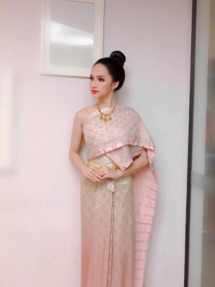 Ngắm loạt thiết kế đã giúp Hương Giang Idol đăng quang Hoa hậu chuyển giới Quốc tế 2018-5