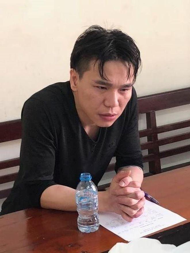 Quản lý và vợ Châu Việt Cường bác tin nam ca sĩ không gửi tiền về quê giúp mẹ: Mẹ anh ấy không bình thường-1