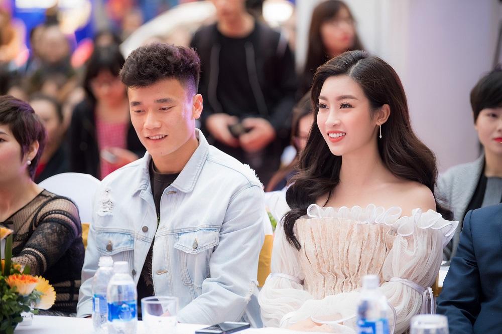 Thủ môn quốc dân Bùi Tiến Dũng tươi như hoa khi tái ngộ hoa hậu Đỗ Mỹ Linh-3