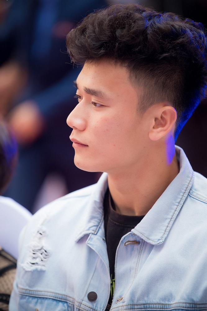 Thủ môn quốc dân Bùi Tiến Dũng tươi như hoa khi tái ngộ hoa hậu Đỗ Mỹ Linh-7