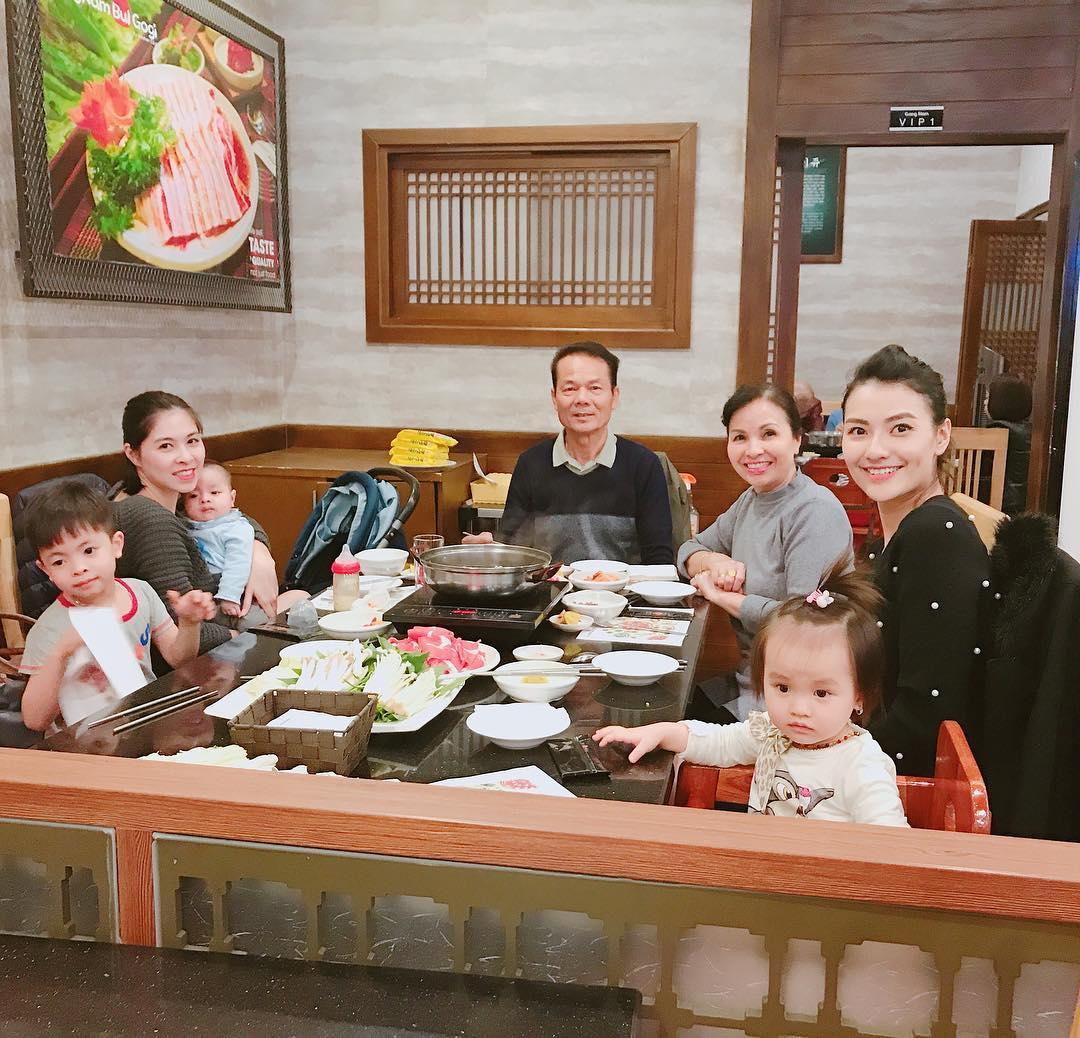 Tin sao Việt: Đàm Thu Trang khoe quà khủng Cường Đô La tặng ngày 8/3-5