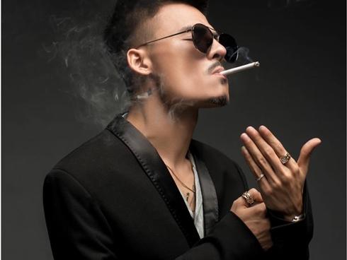 'Hiện tượng livestream' Hoa Vinh khẳng định hơn antifan một cái đầu và gọi họ là con nít