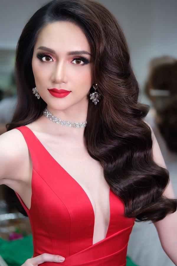 Hương Giang khoe vẻ đẹp xuất thần, sẵn sàng tỏa sáng đêm chung kết Hoa hậu Chuyển giới 2018-8